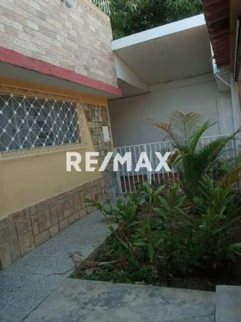 Casa en el este Urb. Fundación Mendoza - 3