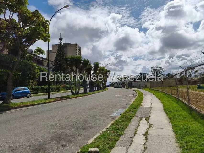 Apartamento (1 Nivel) en Venta en La Rosaleda, Miranda - 16