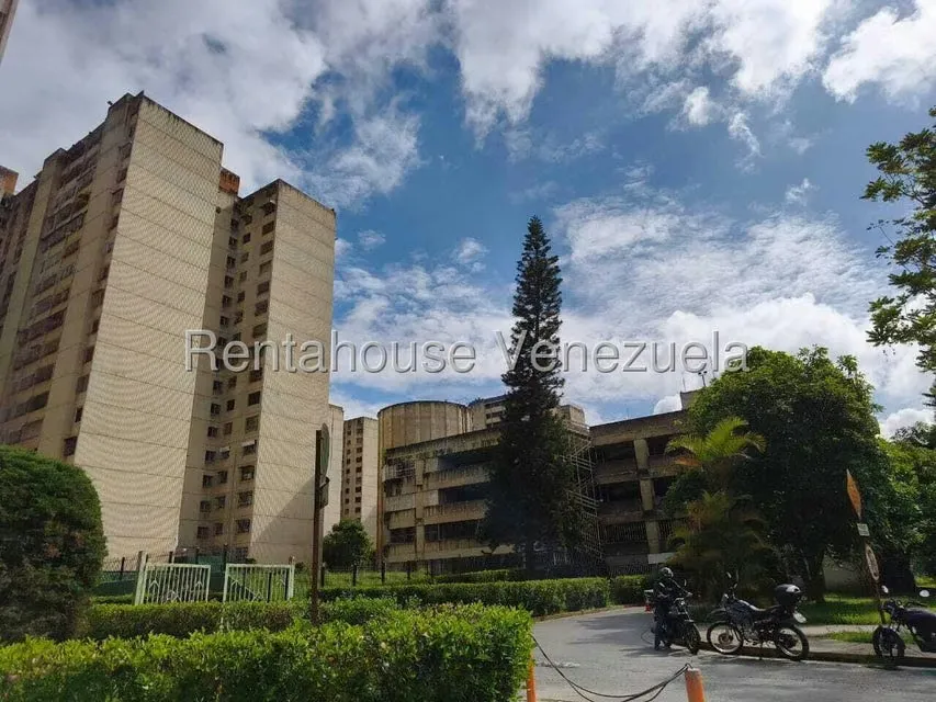 Apartamento (1 Nivel) en Venta en La Rosaleda, Miranda - 2