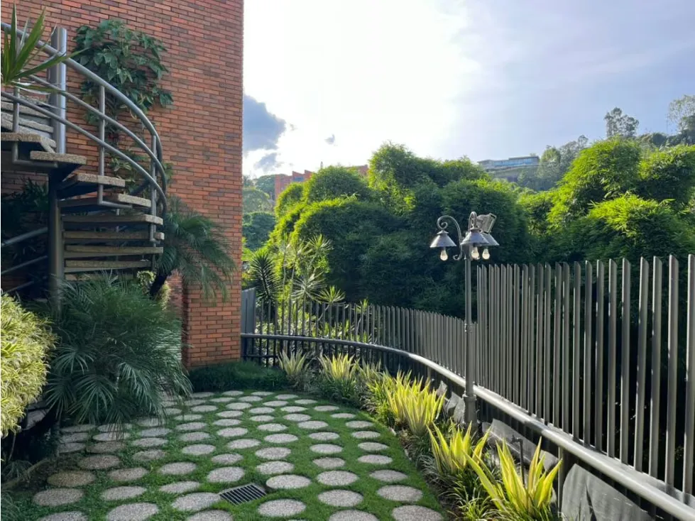 PB DUPLEX EN VENTA LA LAGUNITA 620M2