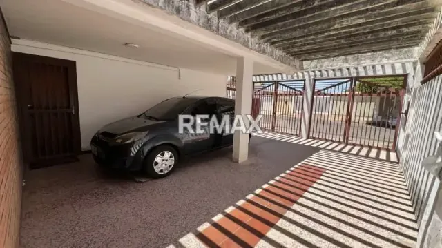 CASA EN CALLE CERRADA EN URBANIZACION CANTA CLARO - 11