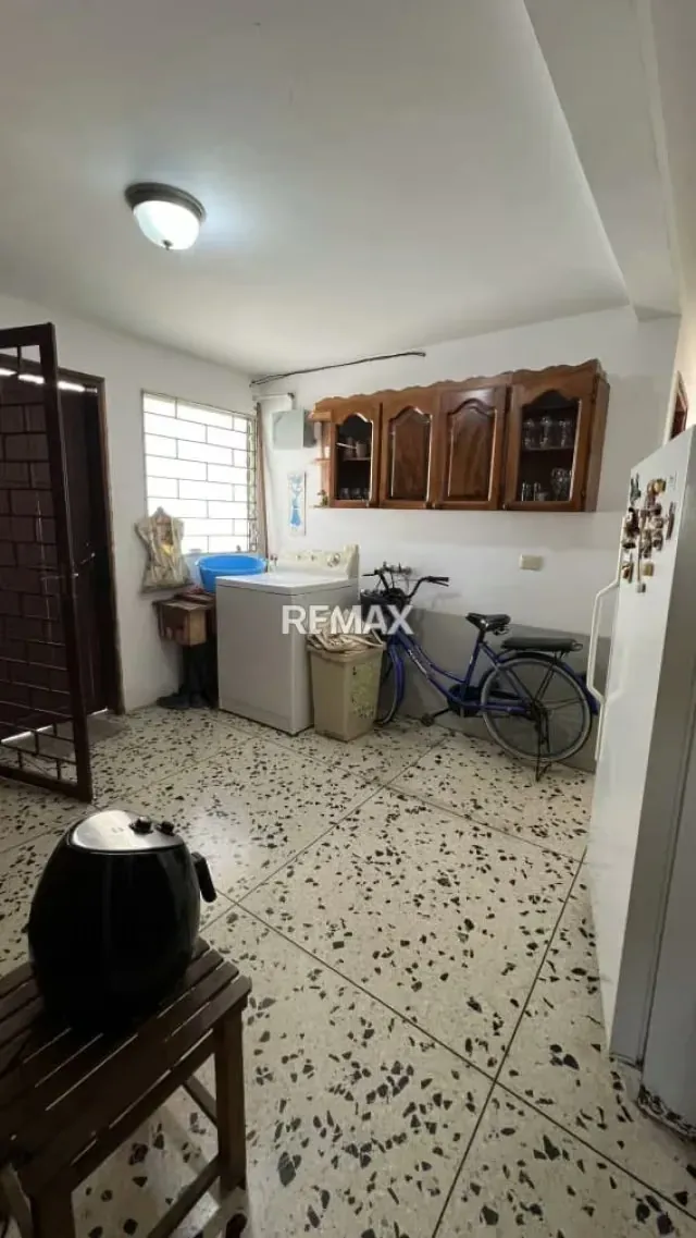 CASA EN CALLE CERRADA EN URBANIZACION CANTA CLARO - 16