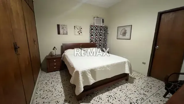 CASA EN CALLE CERRADA EN URBANIZACION CANTA CLARO - 4