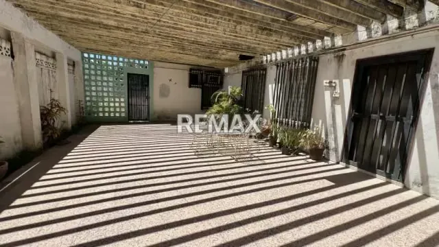 CASA EN CALLE CERRADA EN URBANIZACION CANTA CLARO - 6