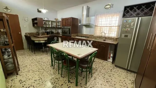 CASA EN CALLE CERRADA EN URBANIZACION CANTA CLARO - 8