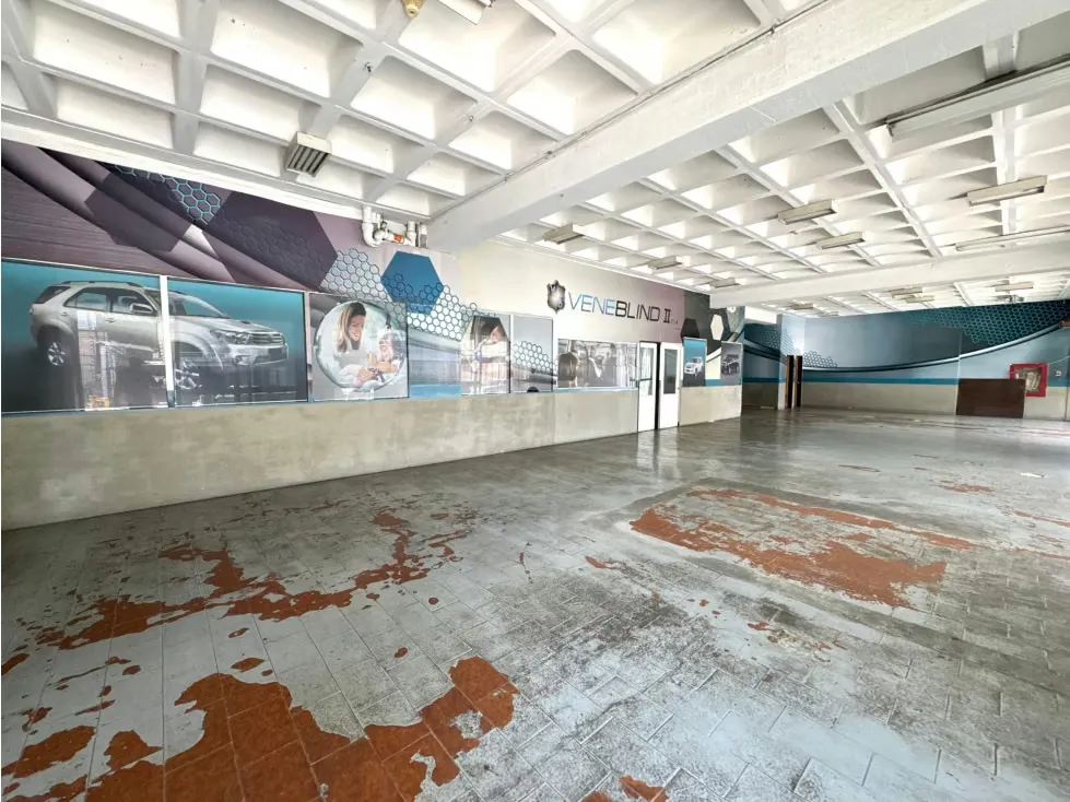 EDIFICIO COMERCIAL E INDUSTRIAL EN VENTA – LA URBINA - 16