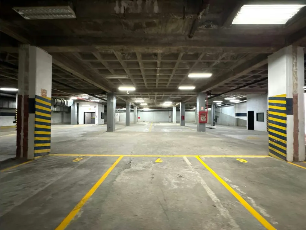 EDIFICIO COMERCIAL E INDUSTRIAL EN VENTA – LA URBINA - 7