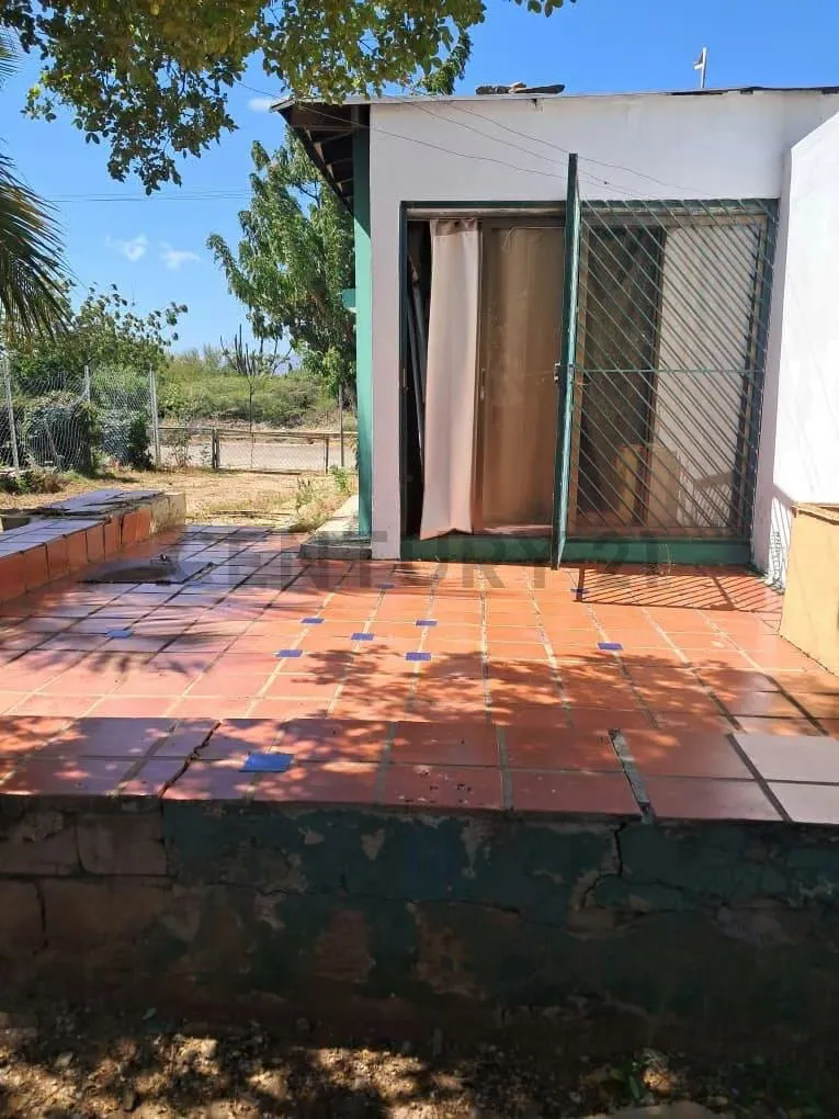 Venta de Chalet en Bahía de Plata, propiedad ideal para remodelar a su gusto - 2