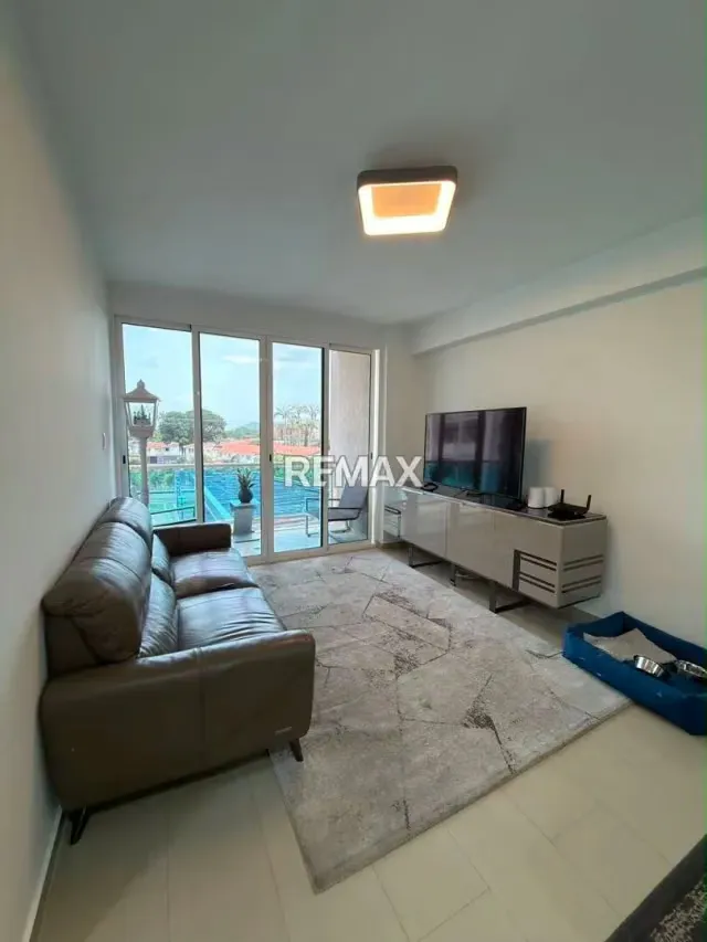 Exclusivo Apartamento en Titanium Suites, Urb. Piedras Pintadas - 2