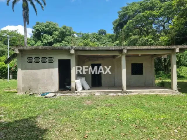 En VENTA hermosa Finca ubicada en agua blanca sector el Joval