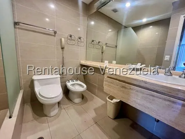 Apartamento (1 Nivel) en Venta en Chuao, Distrito Metropolitano - 9