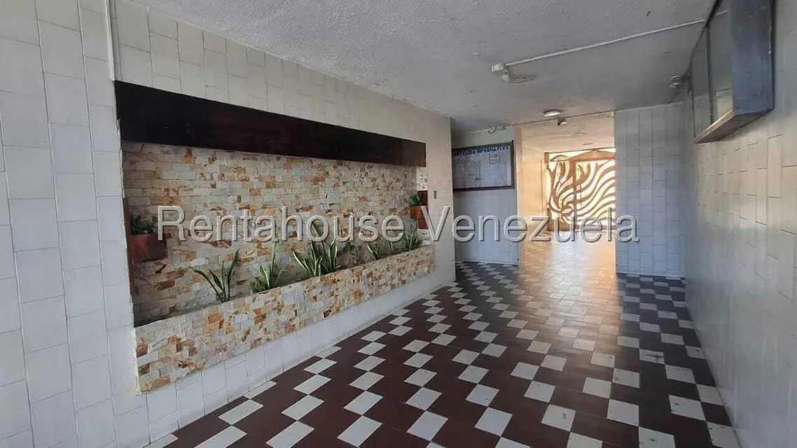 Apartamento (1 Nivel) en Venta en Zona Oeste, Lara - 2