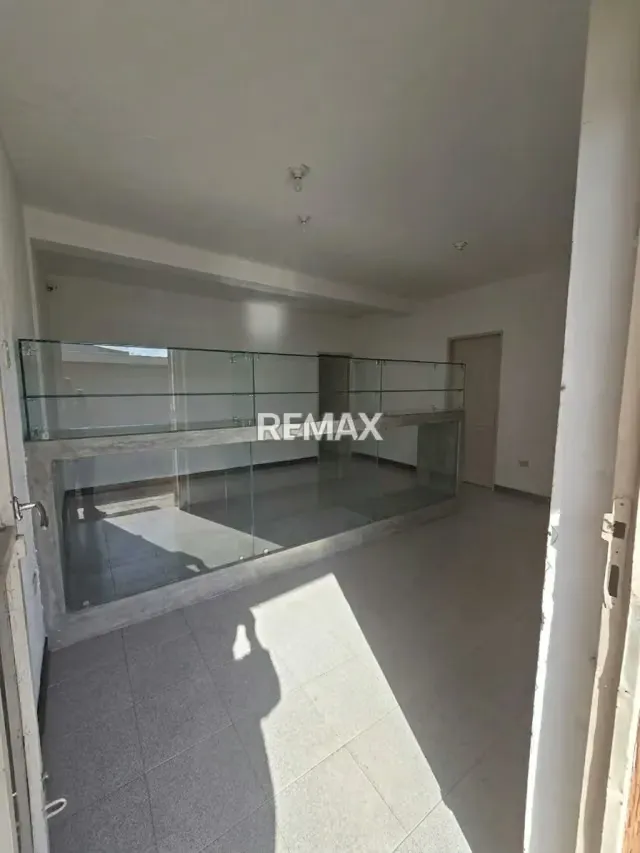 LOCAL COMERCIAL EN ALQUILER C2 - 2