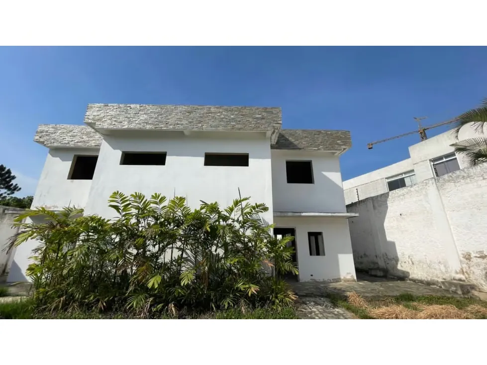 Se vende Casa 2056m² , Loma Linda - 2