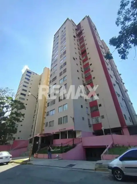 APARTAMENTO EN VENTA RES. ALFA CENTAURO LAS CHIMENEAS