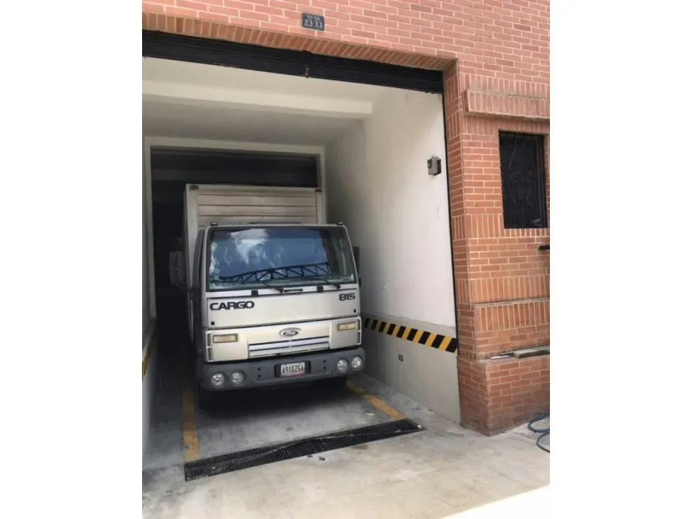 AMPLIO Y MAGNÍFICO GALPÓN EN LOS ROSALES 782M2 - 12