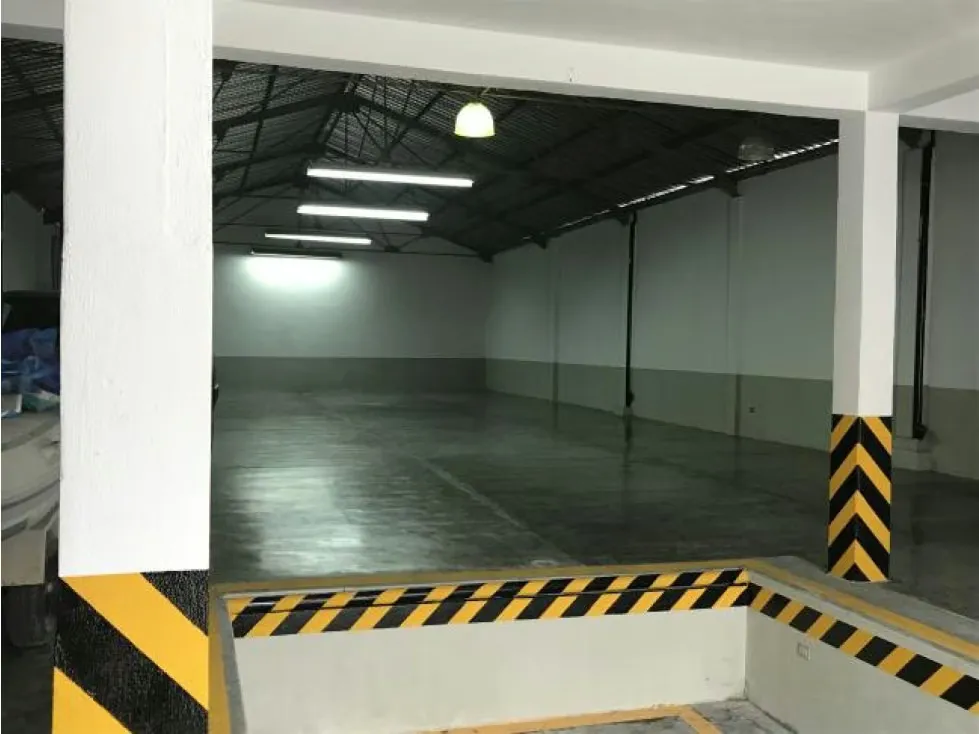 AMPLIO Y MAGNÍFICO GALPÓN EN LOS ROSALES 782M2 - 4