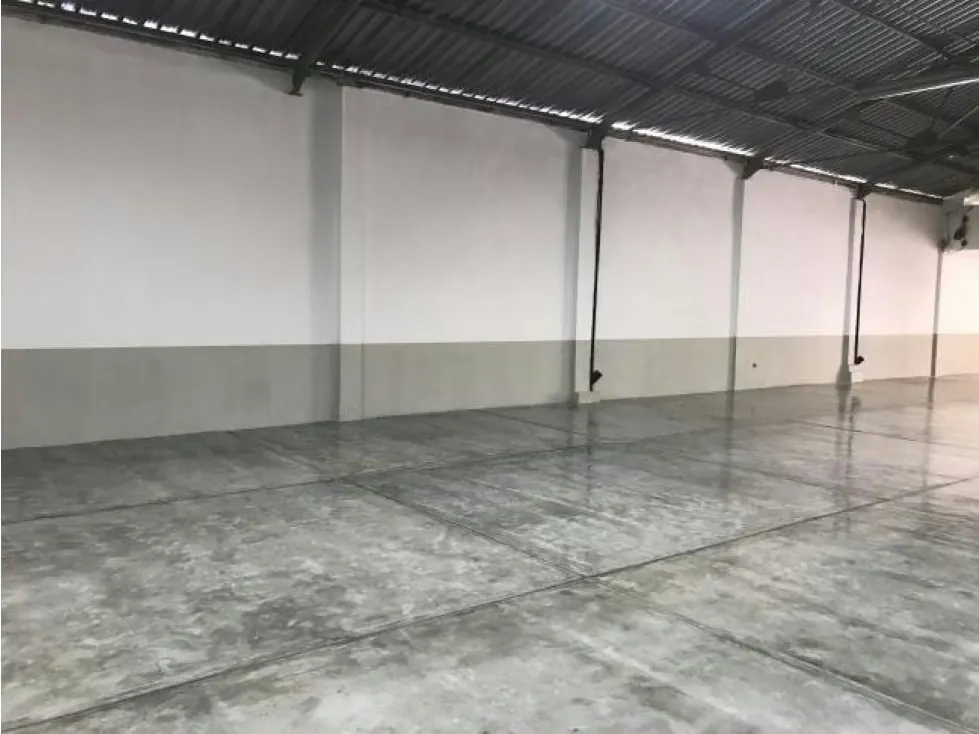 AMPLIO Y MAGNÍFICO GALPÓN EN LOS ROSALES 782M2 - 6
