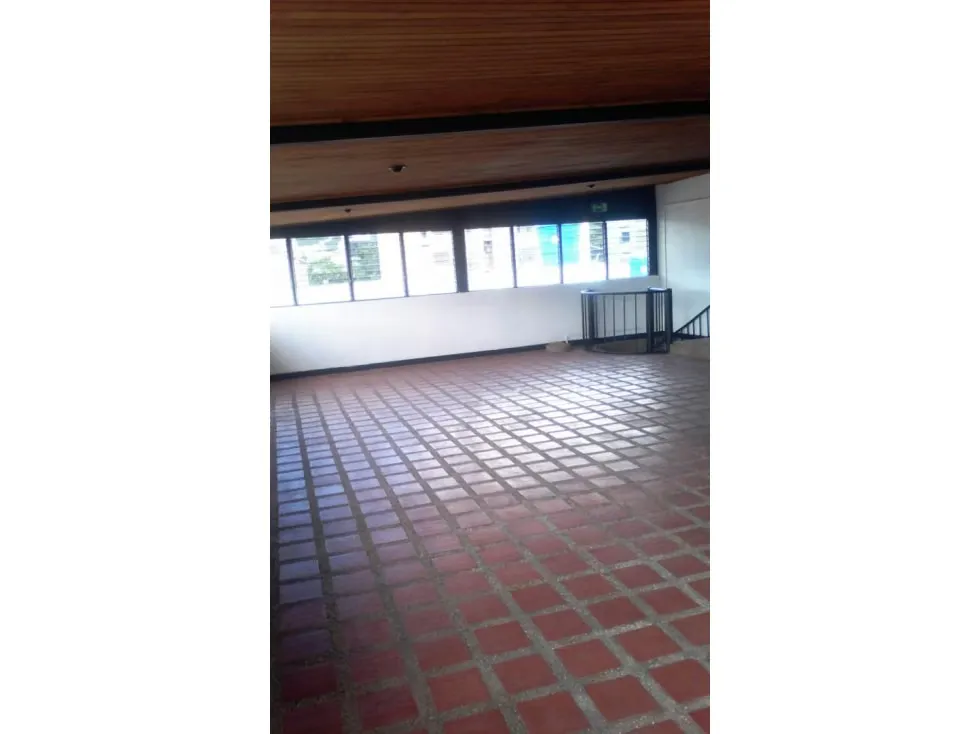 AMPLIO Y MAGNÍFICO GALPÓN EN LOS ROSALES 782M2 - 8