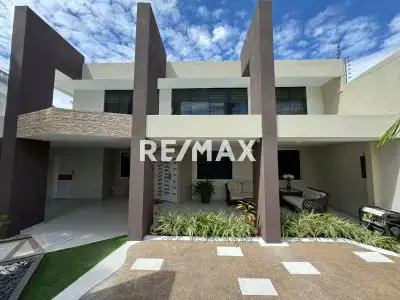 Casa en la Urb. San Jacinto