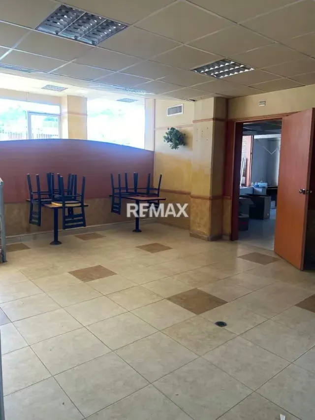 Local Comercial N° 6-7 en Alquiler Centro Comercial la Estancia-Cabudare - 2