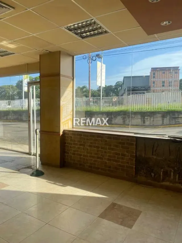 Local Comercial N° 6-7 en Alquiler Centro Comercial la Estancia-Cabudare - 5