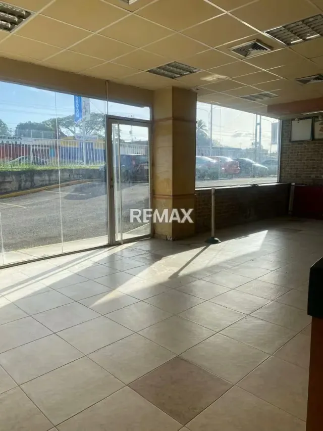 Local Comercial N° 6-7 en Alquiler Centro Comercial la Estancia-Cabudare - 6