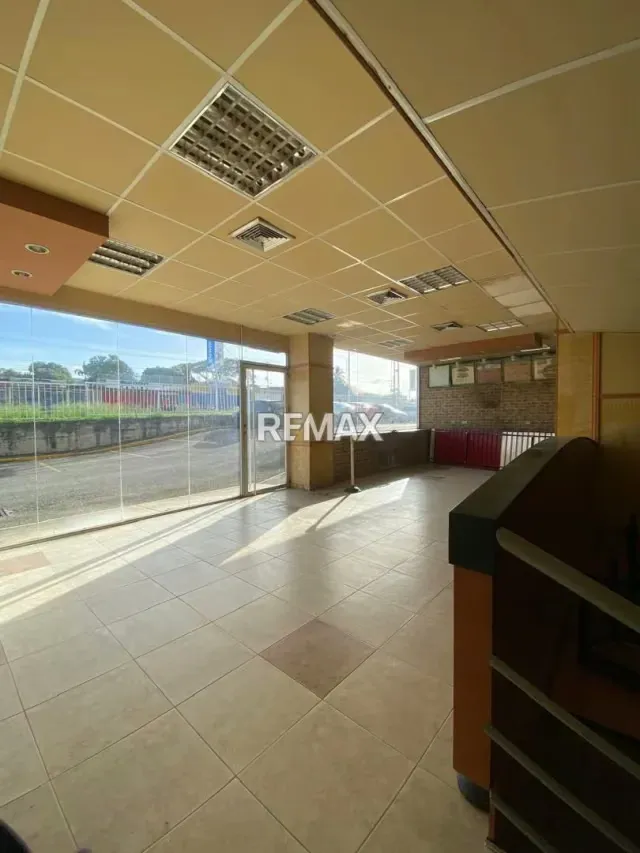 Local Comercial N° 6-7 en Alquiler Centro Comercial la Estancia-Cabudare - 9