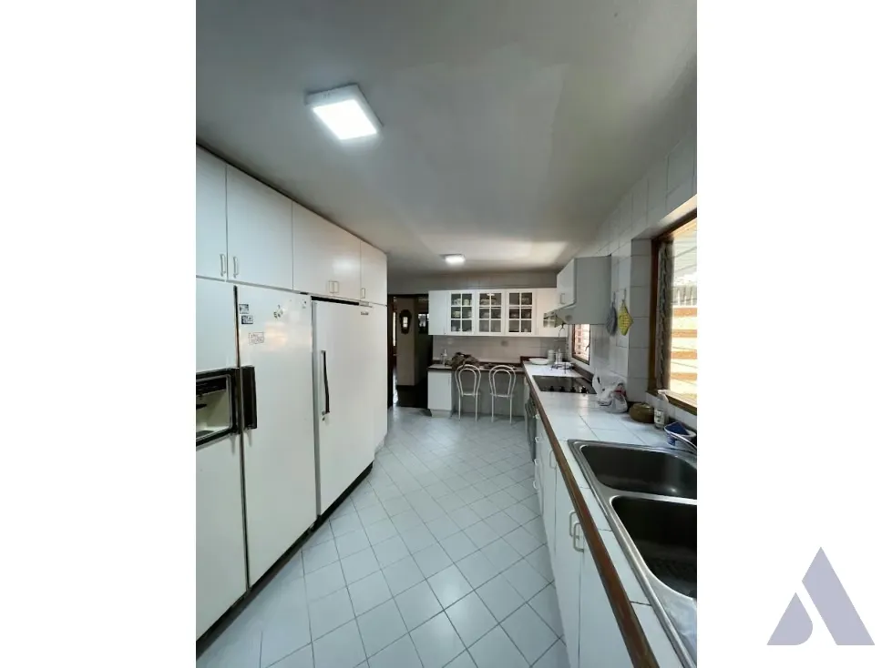 Se vende casa 462m2 Lomas de Chuao 2408 - 9