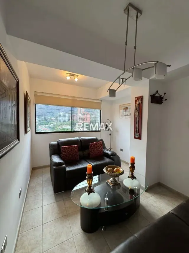 Venta de Confortable Apartamento en El Parral en Calle Cerrada - 2