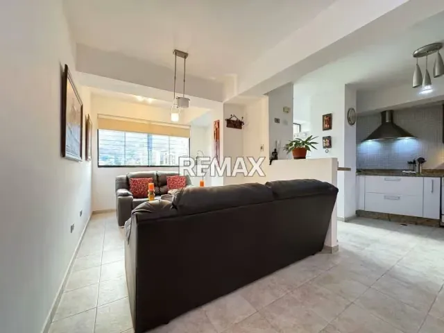 Venta de Confortable Apartamento en El Parral en Calle Cerrada - 4