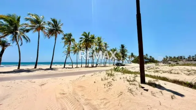 TERRENO TAPIADO CON BIENHECHURIA A 1 MINUTO DEL MAR, EN PLAYA EL AGUA - 11