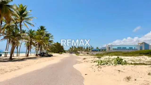 TERRENO TAPIADO CON BIENHECHURIA A 1 MINUTO DEL MAR, EN PLAYA EL AGUA - 13