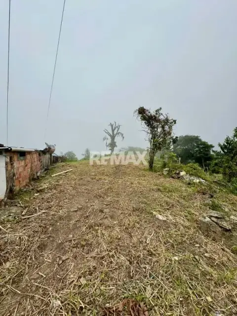 SE VENDE TERRENO EN LA LAGUNA