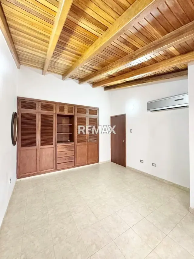 EN VENTA CASA EN LA CASTELLANA - 3