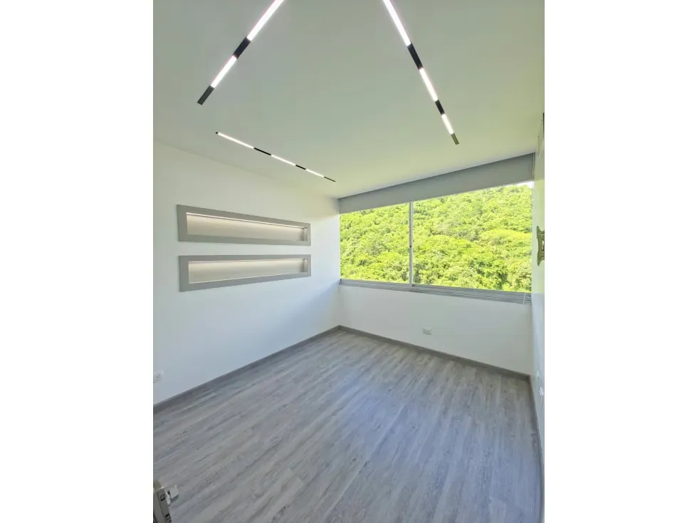 OFICINA EN VENTA 68 M2 - URB SANTA SOFÍA