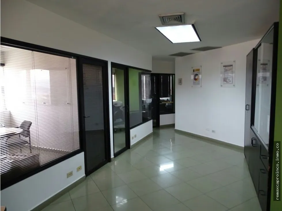 Excelente oficina en Venta en excelente torre ejecutiva. TCL O 568069 - 5