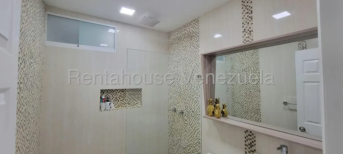 Apartamento (1 Nivel) en Venta en Los Chaguaramos, Distrito Metropolitano - 13