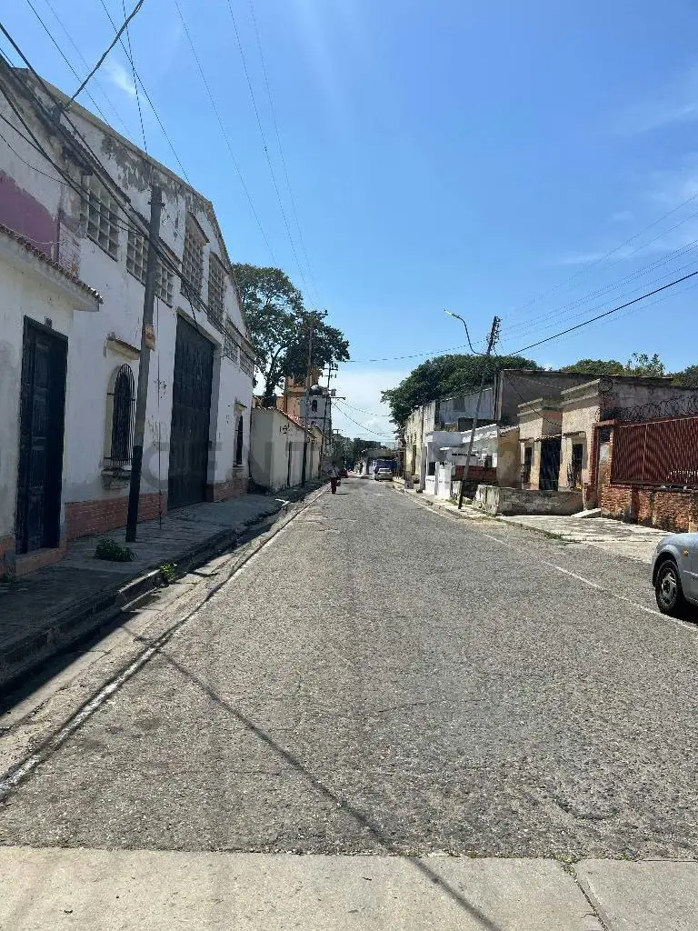 Venta de terreno en zona comercial de Naguanagua - 2