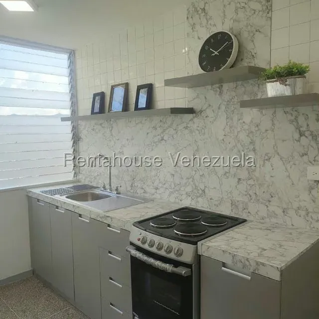 Apartamento (1 Nivel) en Alquiler en Parroquia La Candelaria, Distrito Metropolitano - 2