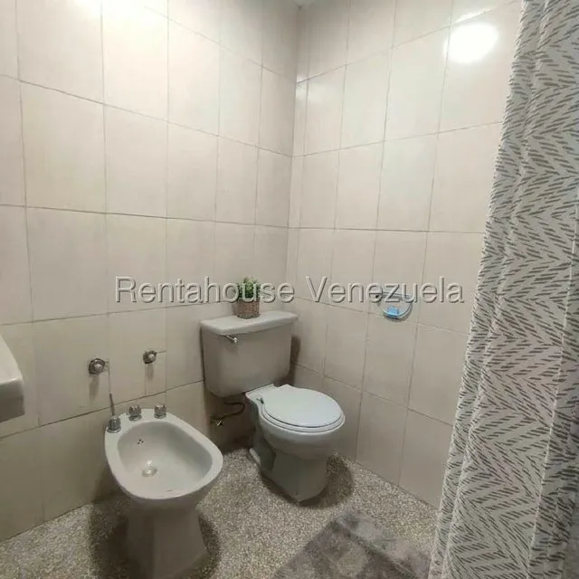 Apartamento (1 Nivel) en Alquiler en Parroquia La Candelaria, Distrito Metropolitano - 16