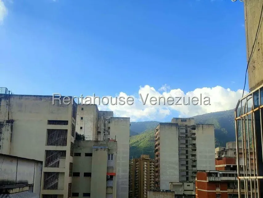 Apartamento (1 Nivel) en Alquiler en Parroquia La Candelaria, Distrito Metropolitano - 9