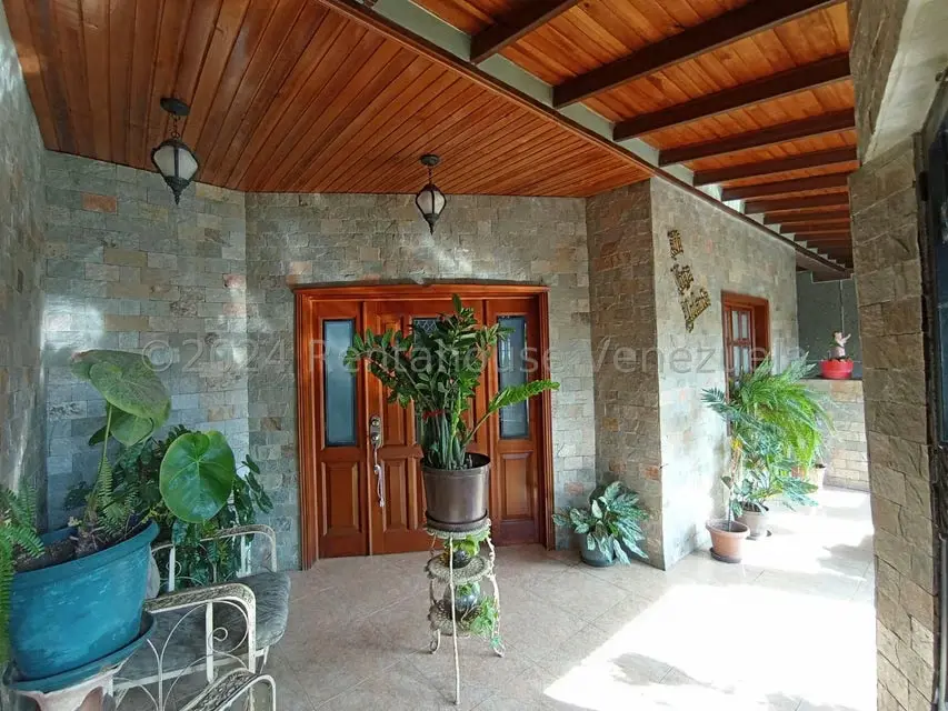 Casa (Duplex) en Venta en Las Cayenas, Aragua - 2