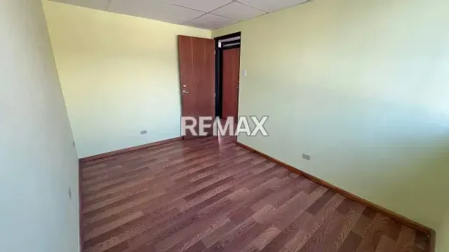ALQUILER DE OFICINA CALLE CARABOBO MARACAY - 4
