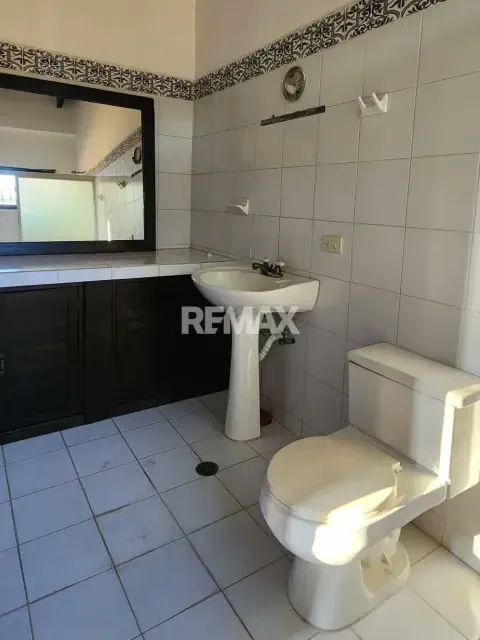 SE VENDE CASA EN URB. LA LAGUNITA, TIPURO. - 11