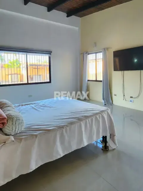 SE VENDE CASA EN URB. LA LAGUNITA, TIPURO. - 17
