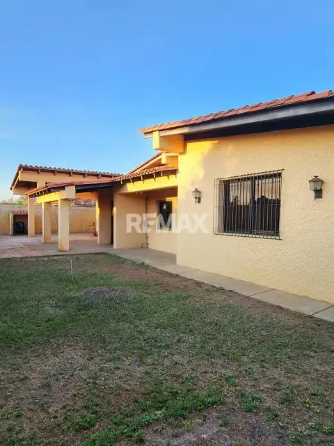 SE VENDE CASA EN URB. LA LAGUNITA, TIPURO. - 20