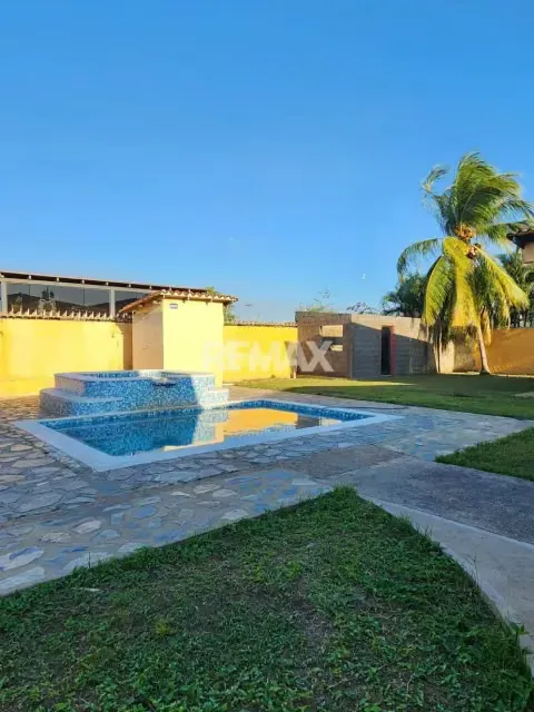 SE VENDE CASA EN URB. LA LAGUNITA, TIPURO. - 2