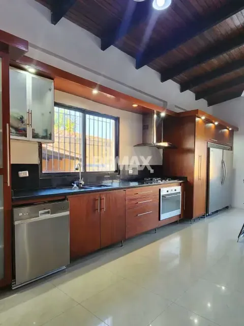 SE VENDE CASA EN URB. LA LAGUNITA, TIPURO. - 3