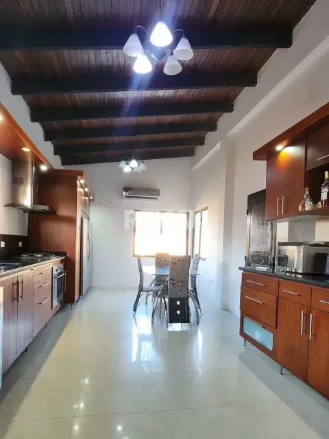 SE VENDE CASA EN URB. LA LAGUNITA, TIPURO. - 4